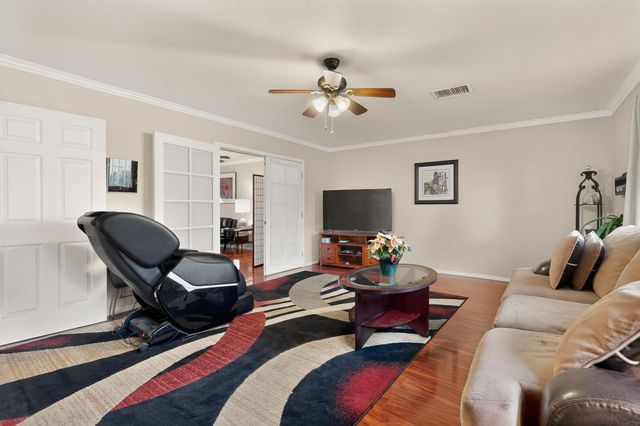 1620 Moon Street NE, Albuquerque, NM 87112