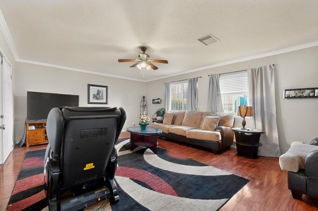 1620 Moon Street NE, Albuquerque, NM 87112