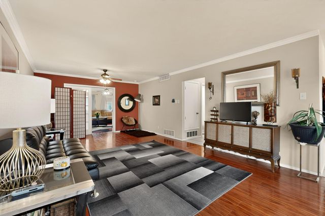 1620 Moon Street NE, Albuquerque, NM 87112