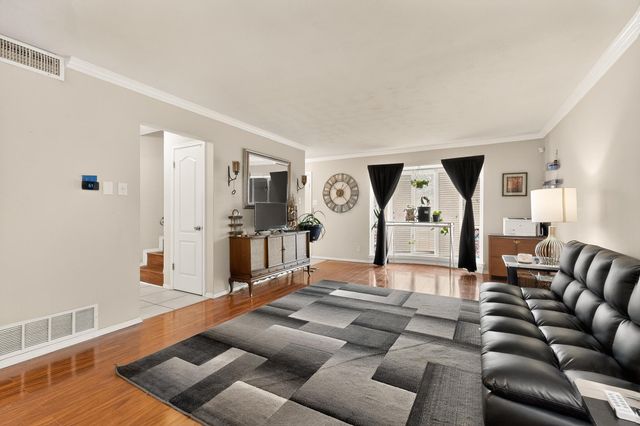 1620 Moon Street NE, Albuquerque, NM 87112