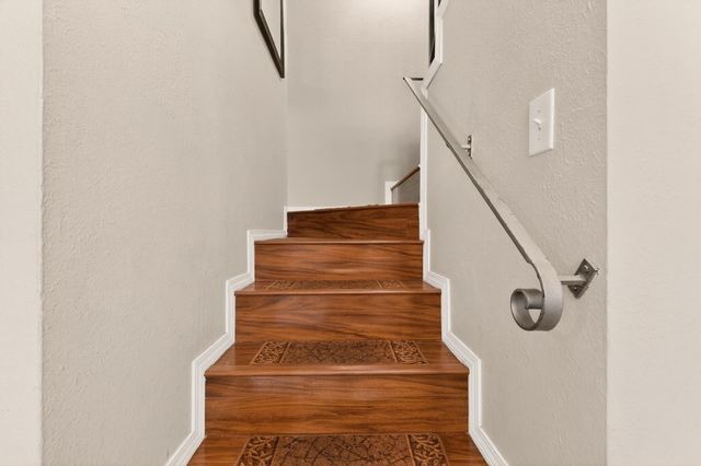 1620 Moon Street NE, Albuquerque, NM 87112