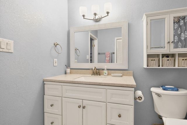 1620 Moon Street NE, Albuquerque, NM 87112