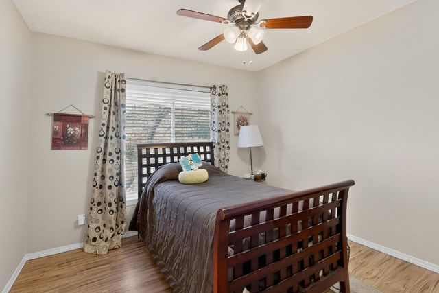 1620 Moon Street NE, Albuquerque, NM 87112