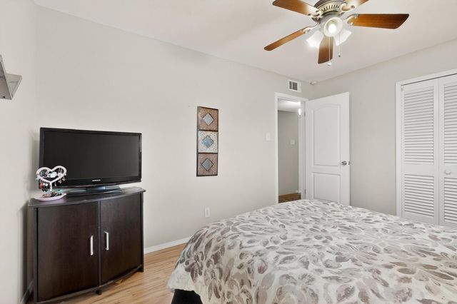 1620 Moon Street NE, Albuquerque, NM 87112