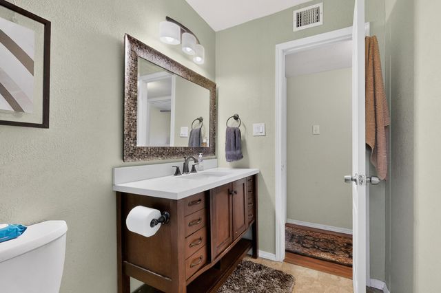 1620 Moon Street NE, Albuquerque, NM 87112