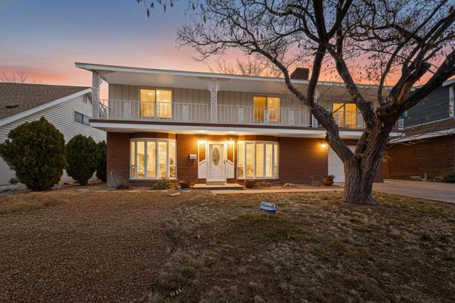 1620 Moon Street NE, Albuquerque, NM 87112