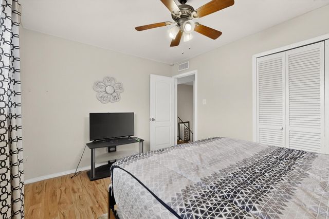 1620 Moon Street NE, Albuquerque, NM 87112