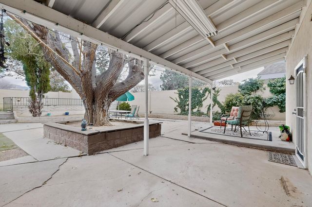 1620 Moon Street NE, Albuquerque, NM 87112