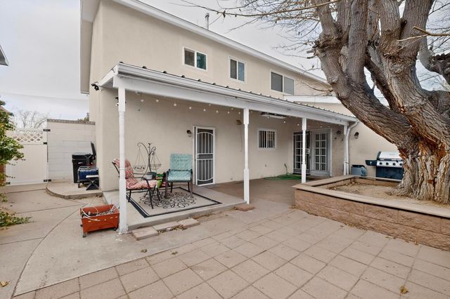 1620 Moon Street NE, Albuquerque, NM 87112