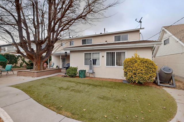 1620 Moon Street NE, Albuquerque, NM 87112