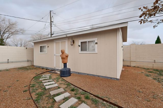 1620 Moon Street NE, Albuquerque, NM 87112