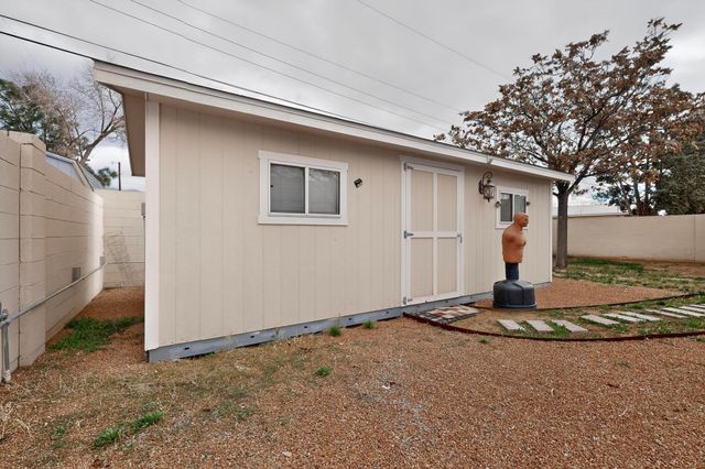 1620 Moon Street NE, Albuquerque, NM 87112