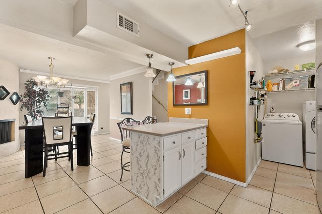 1620 Moon Street NE, Albuquerque, NM 87112