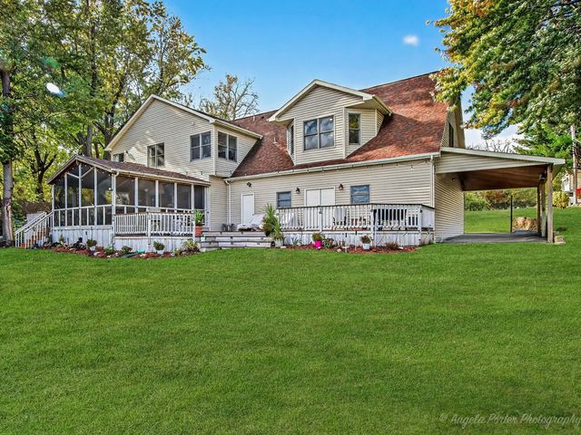 5012 W Lake Shore Drive, Wonder Lake, IL 60097