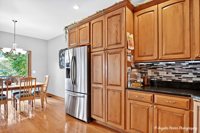 5012 W Lake Shore Drive, Wonder Lake, IL 60097