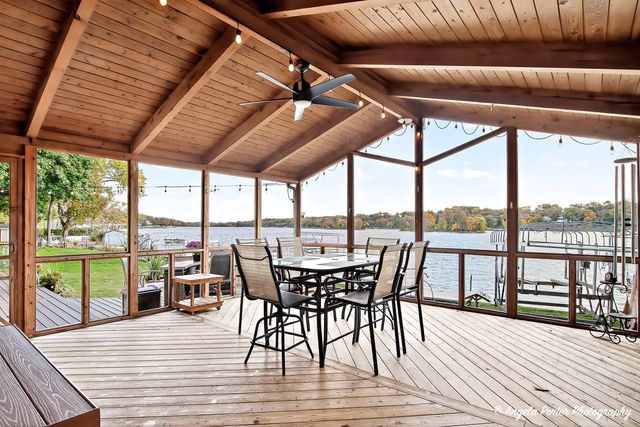 5012 W Lake Shore Drive, Wonder Lake, IL 60097