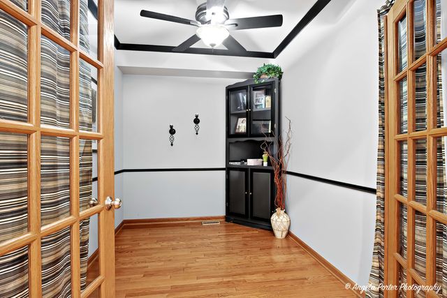 5012 W Lake Shore Drive, Wonder Lake, IL 60097