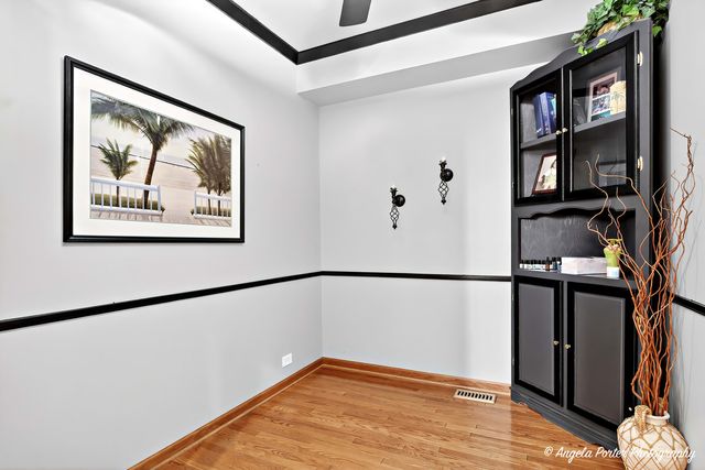 5012 W Lake Shore Drive, Wonder Lake, IL 60097