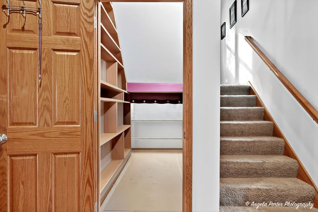 5012 W Lake Shore Drive, Wonder Lake, IL 60097