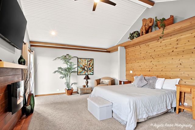 5012 W Lake Shore Drive, Wonder Lake, IL 60097