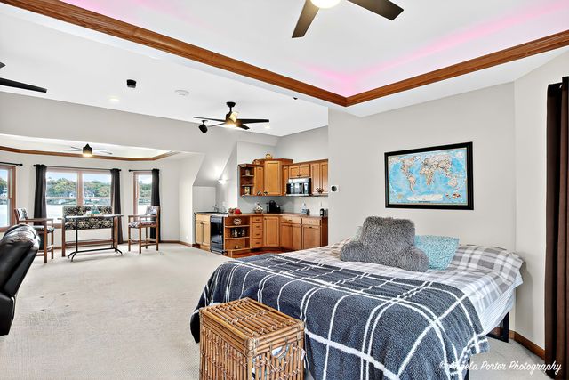 5012 W Lake Shore Drive, Wonder Lake, IL 60097