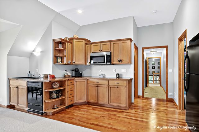 5012 W Lake Shore Drive, Wonder Lake, IL 60097