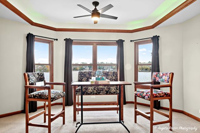 5012 W Lake Shore Drive, Wonder Lake, IL 60097