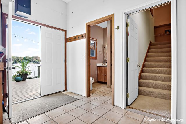 5012 W Lake Shore Drive, Wonder Lake, IL 60097