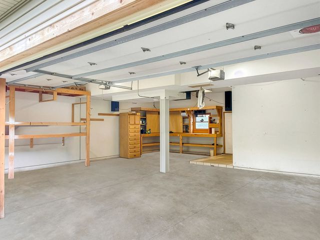 5012 W Lake Shore Drive, Wonder Lake, IL 60097