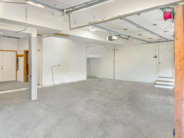 5012 W Lake Shore Drive, Wonder Lake, IL 60097