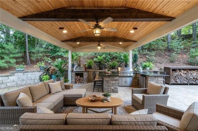 2559 Park Estates Drive, Snellville, GA 30078