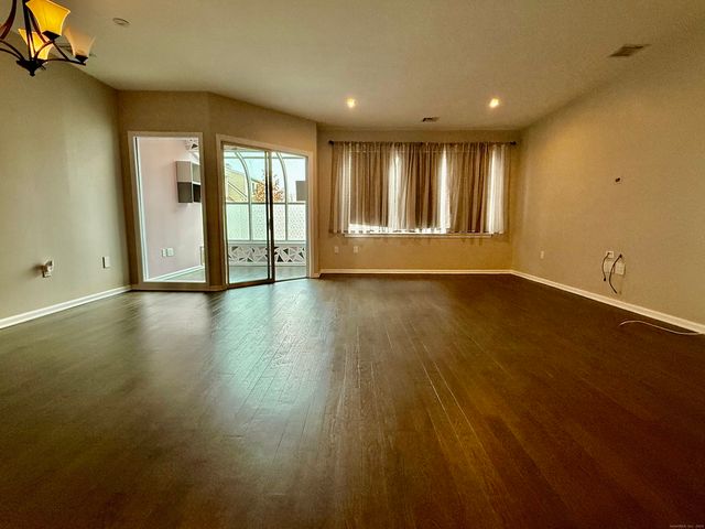 1900 Summer Street 15, Stamford, CT 06905