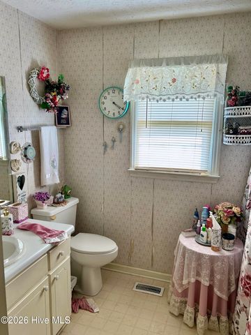 170 Hannah Pickett Avenue, Rockingham, NC 28379