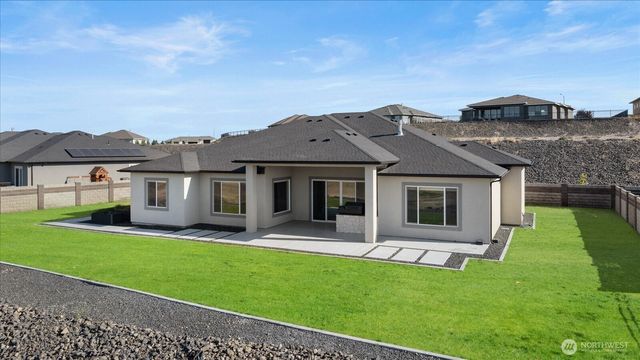 7242 W 22nd Place, Kennewick, WA 99338