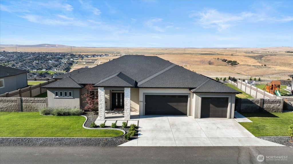 7242 W 22nd Place, Kennewick, WA 99338