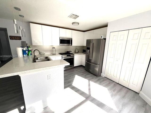 9352 SW 155th Avenue, Miami, FL 33196