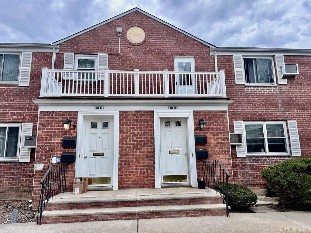 25555 75th Avenue GV31, Glen Oaks, NY 11004