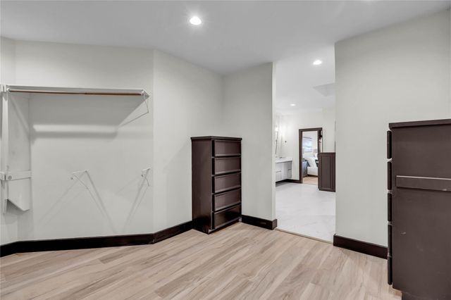 112 Paragon CT, Lakeway, TX 78734