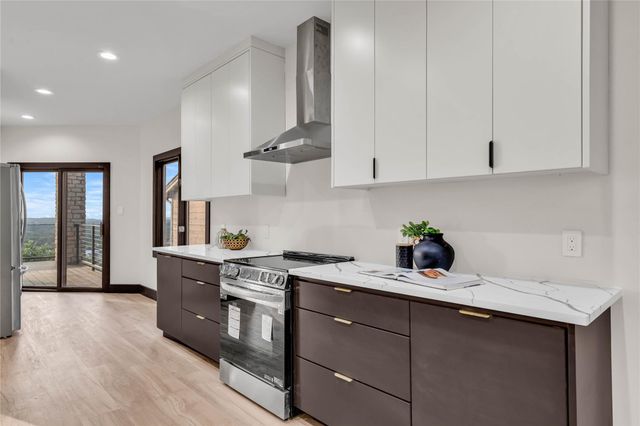 112 Paragon CT, Lakeway, TX 78734