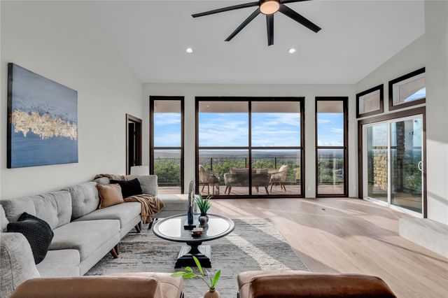 112 Paragon CT, Lakeway, TX 78734