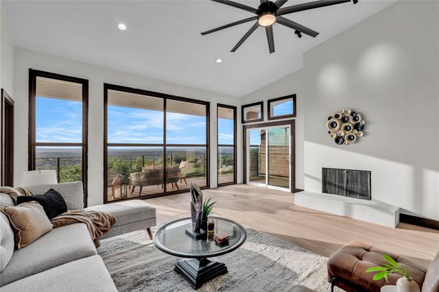 112 Paragon CT, Lakeway, TX 78734