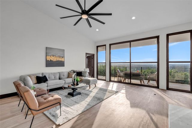 112 Paragon CT, Lakeway, TX 78734