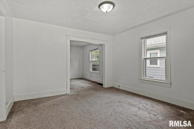 2516 S 10TH Street, Springfield, IL 62703