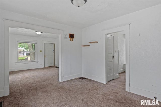 2516 S 10TH Street, Springfield, IL 62703
