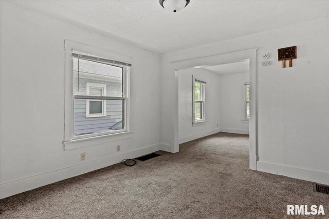 2516 S 10TH Street, Springfield, IL 62703