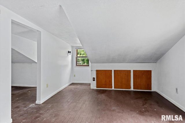 2516 S 10TH Street, Springfield, IL 62703
