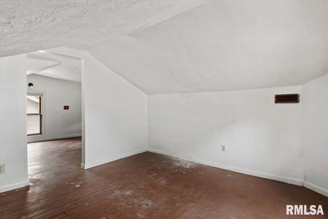 2516 S 10TH Street, Springfield, IL 62703