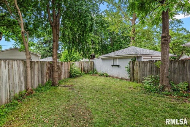 2516 S 10TH Street, Springfield, IL 62703