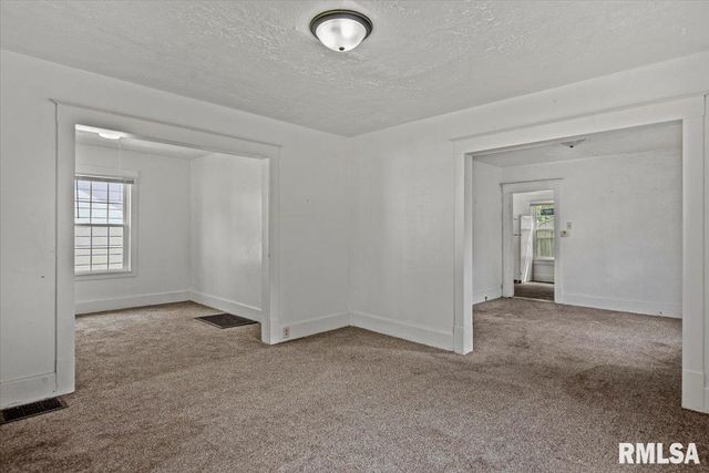 2516 S 10TH Street, Springfield, IL 62703