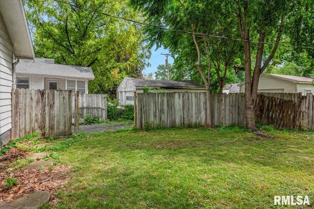 2516 S 10TH Street, Springfield, IL 62703